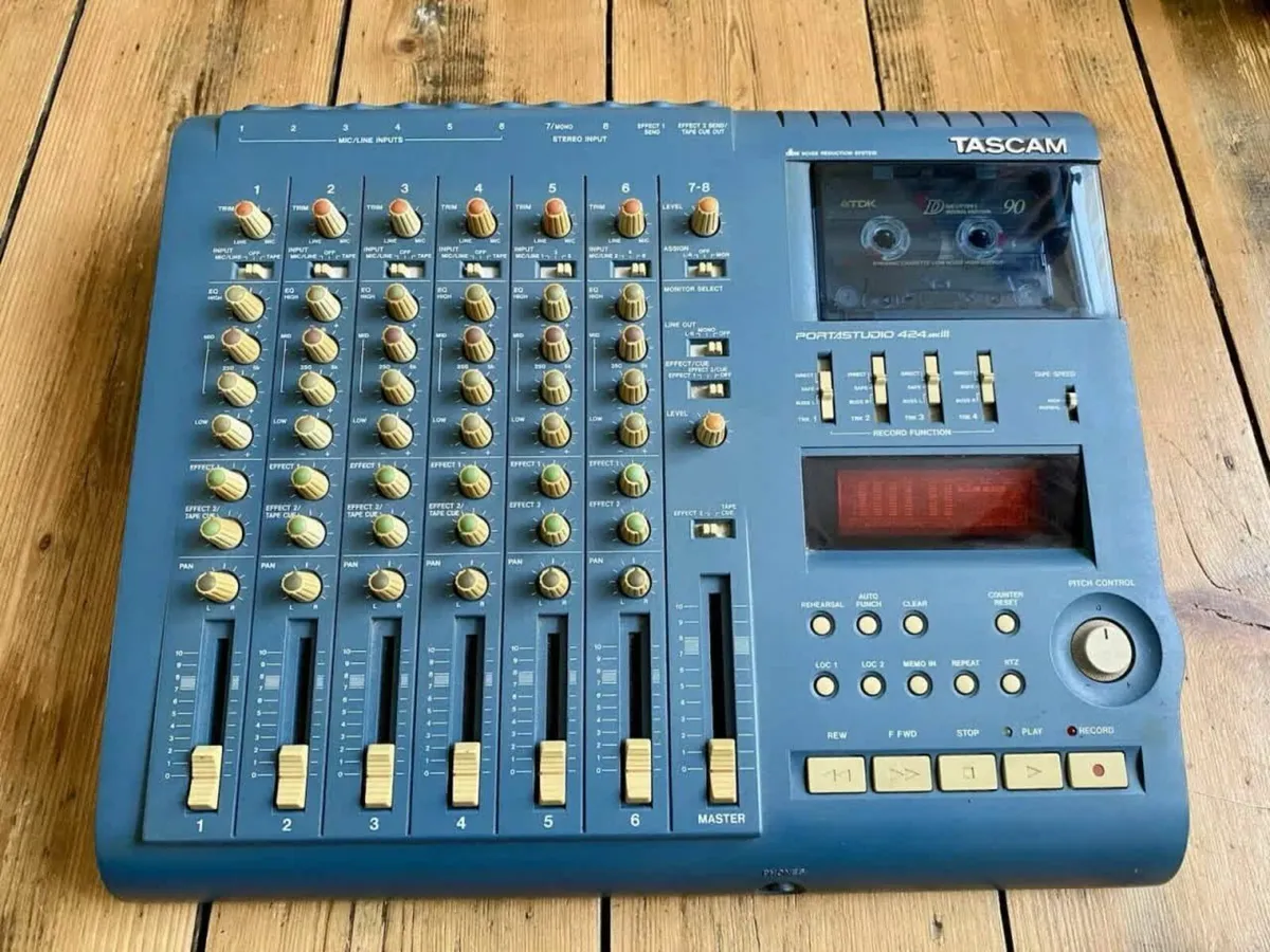 A Tascam 424 Mk III Portastudio - Image 1