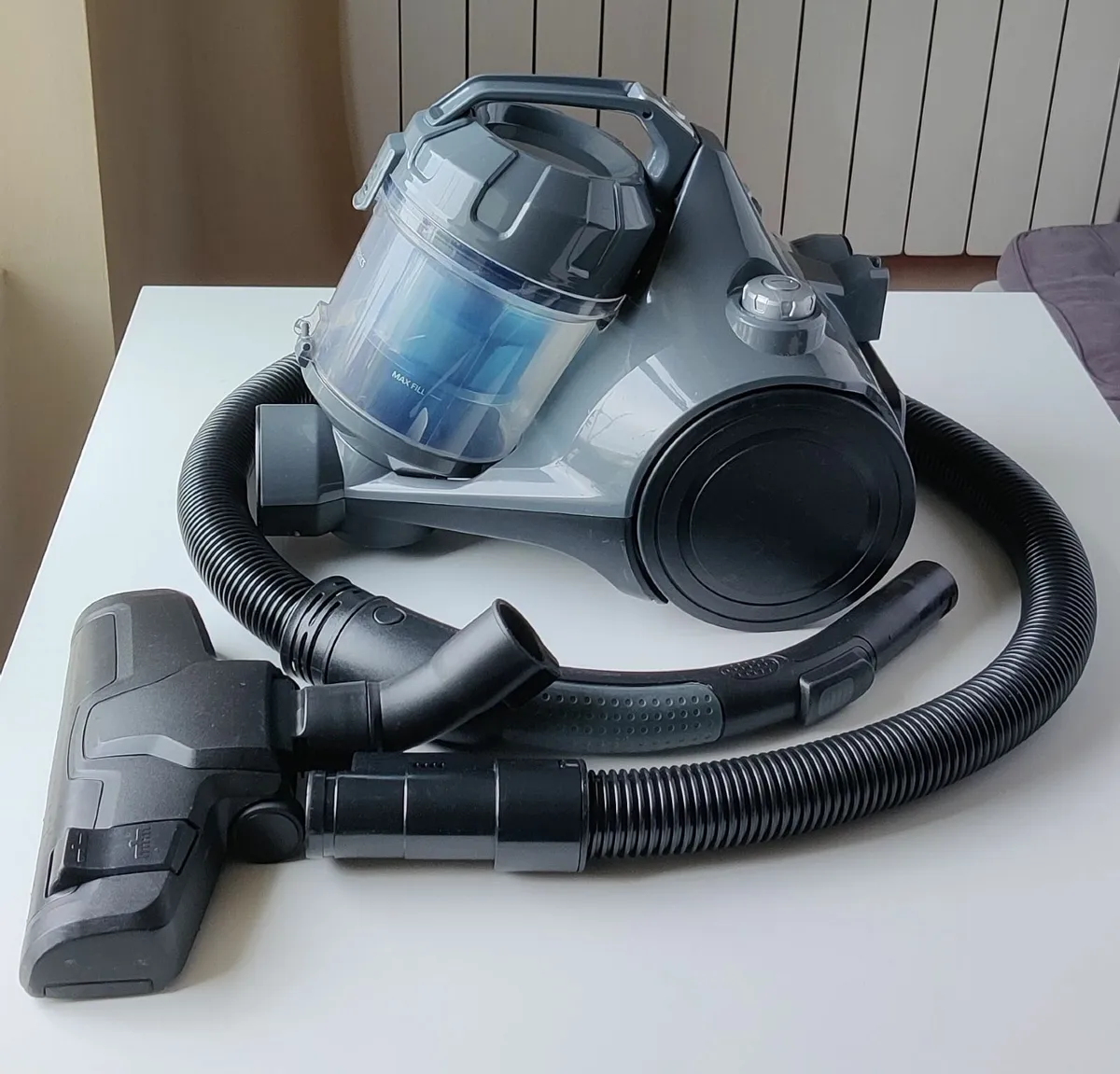 Bagless Cylinder Vacuum – 700W + Extra Filter - Image 1