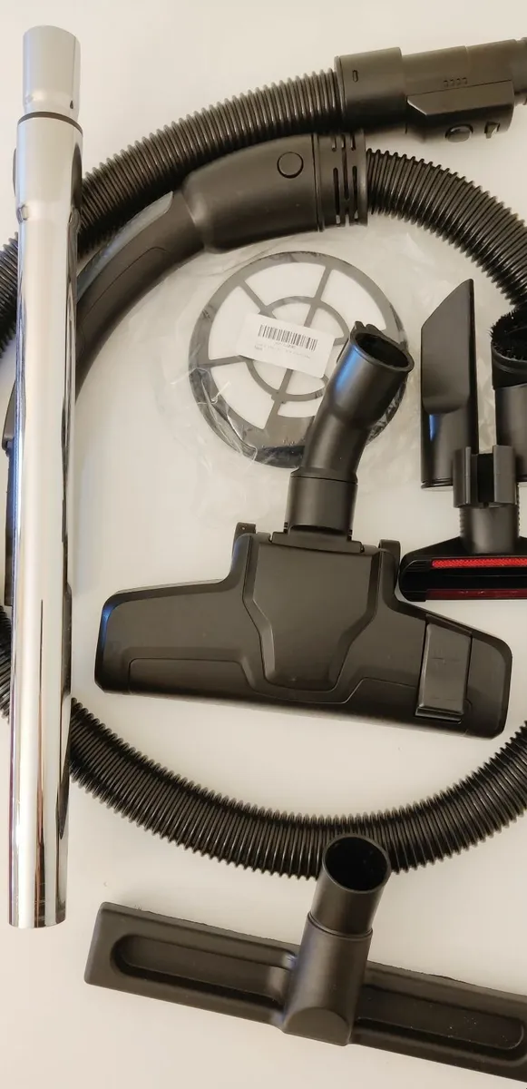 Bagless Cylinder Vacuum – 700W + Extra Filter - Image 3