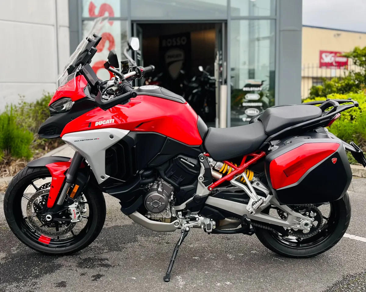 DUCATI MULTISTRADA V4 S RADAR & TRAVEL + EXTRAS - Image 4