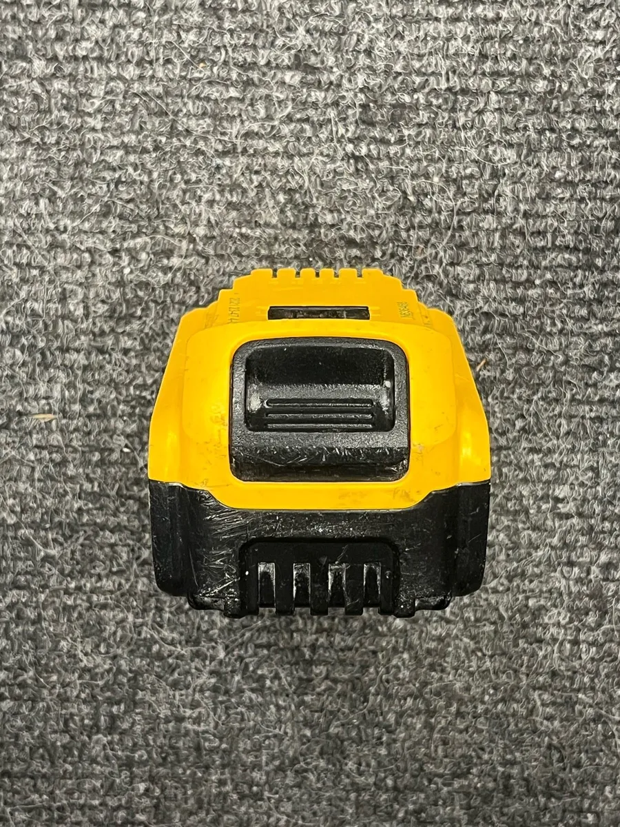 DeWalt 18v 5ah Battery - Image 2