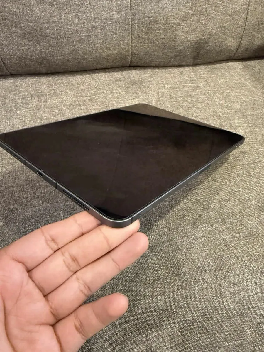 Apple iPad Air 5th Gen – 256GB - Image 1