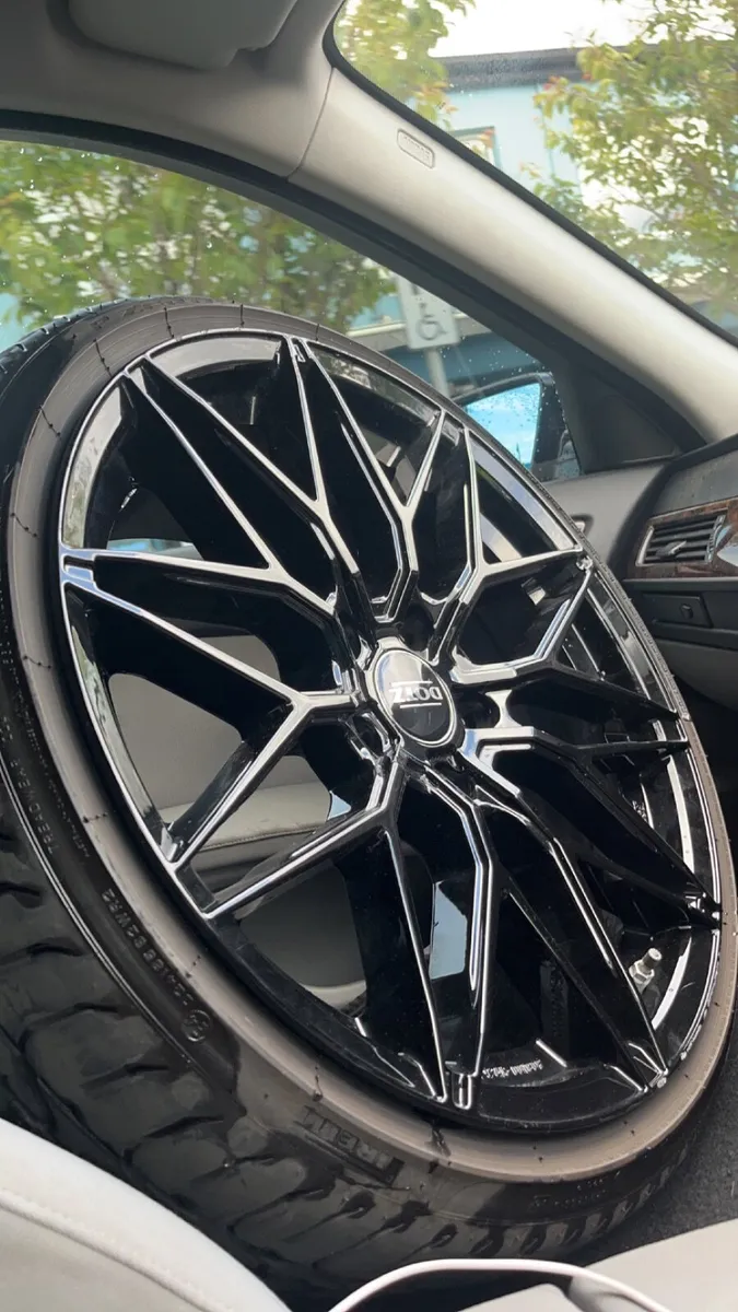 Suzuka Black Dotz Alloys 19” With Pirelli Tires - Image 2