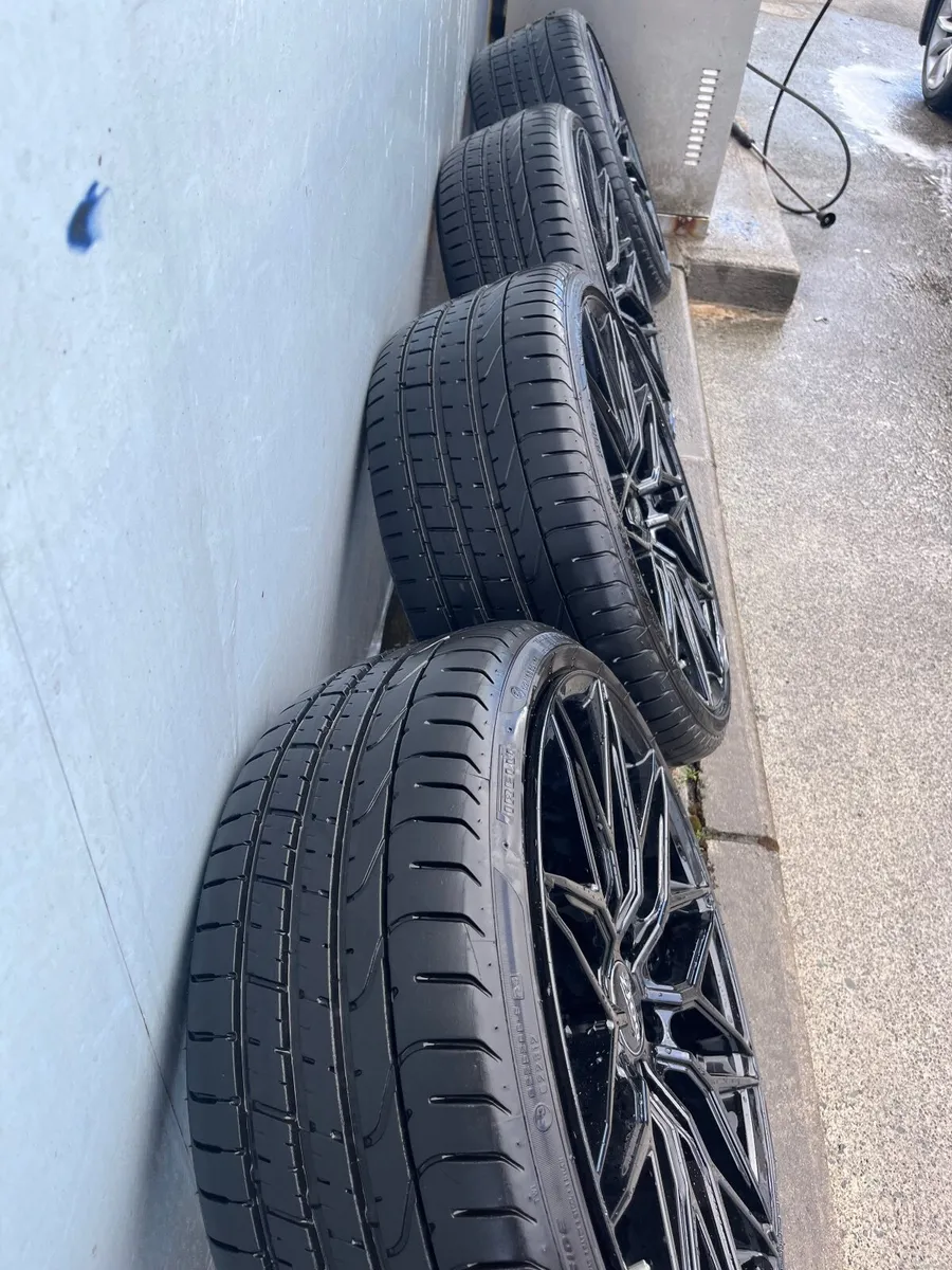 Suzuka Black Dotz Alloys 19” With Pirelli Tires - Image 4
