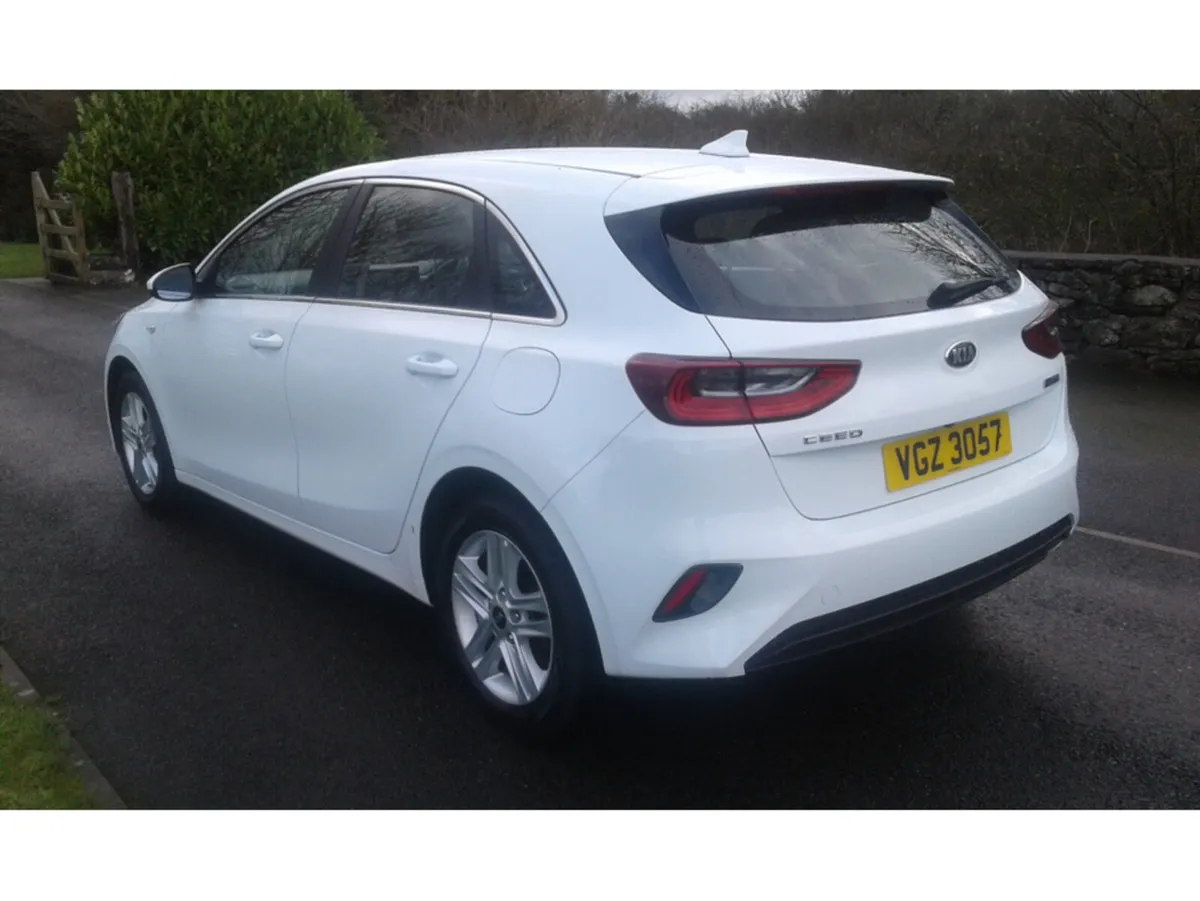 Kia Ceed 2 NAV CRDI ISG MHEV - Image 3