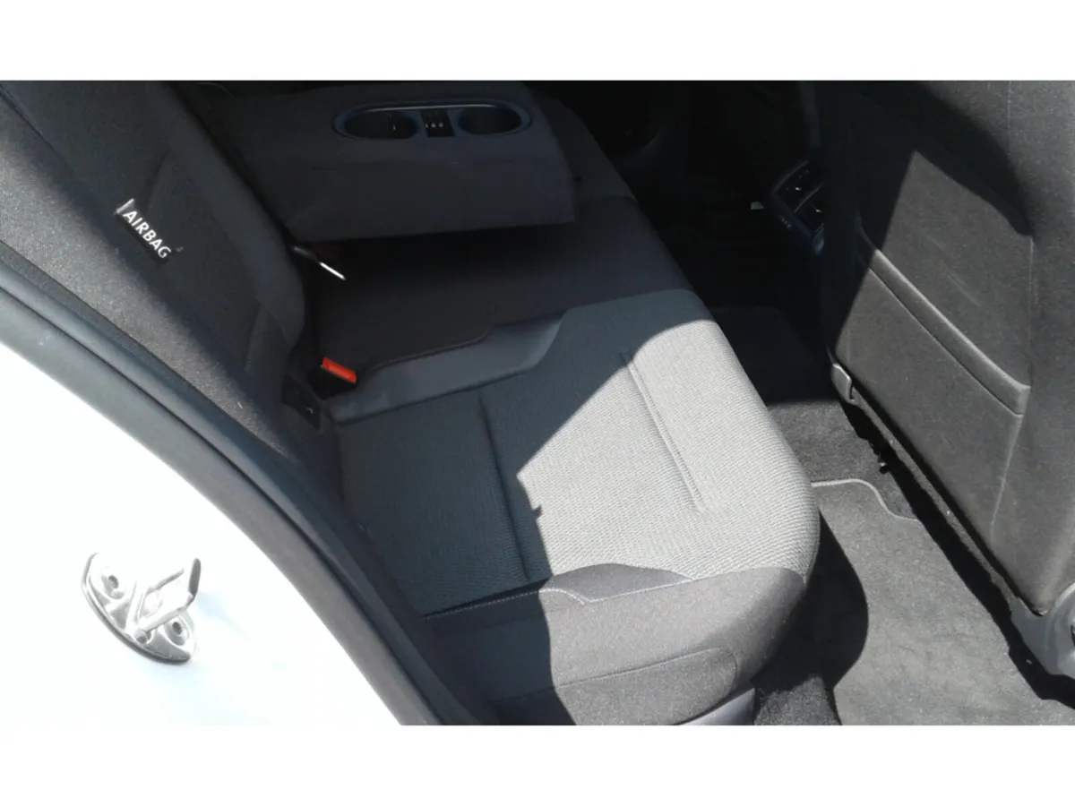 Volkswagen Golf Comfortline 1.2 - Image 4