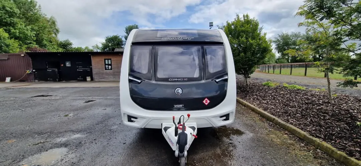 Swift Corniche 19/4 island bed Caravan - Image 3
