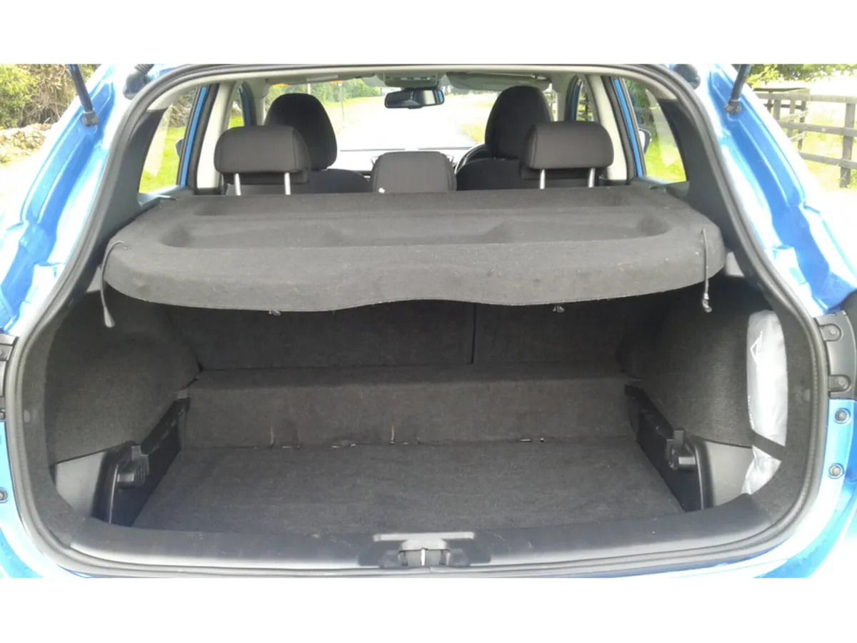 Nissan Qashqai ACENTA PREMIUM DC automatic - Image 2