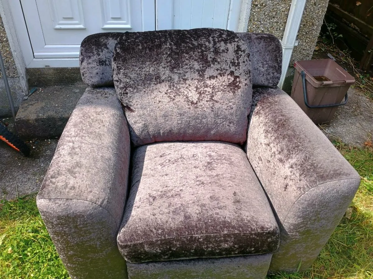 Crushed velvet recliner - Image 2