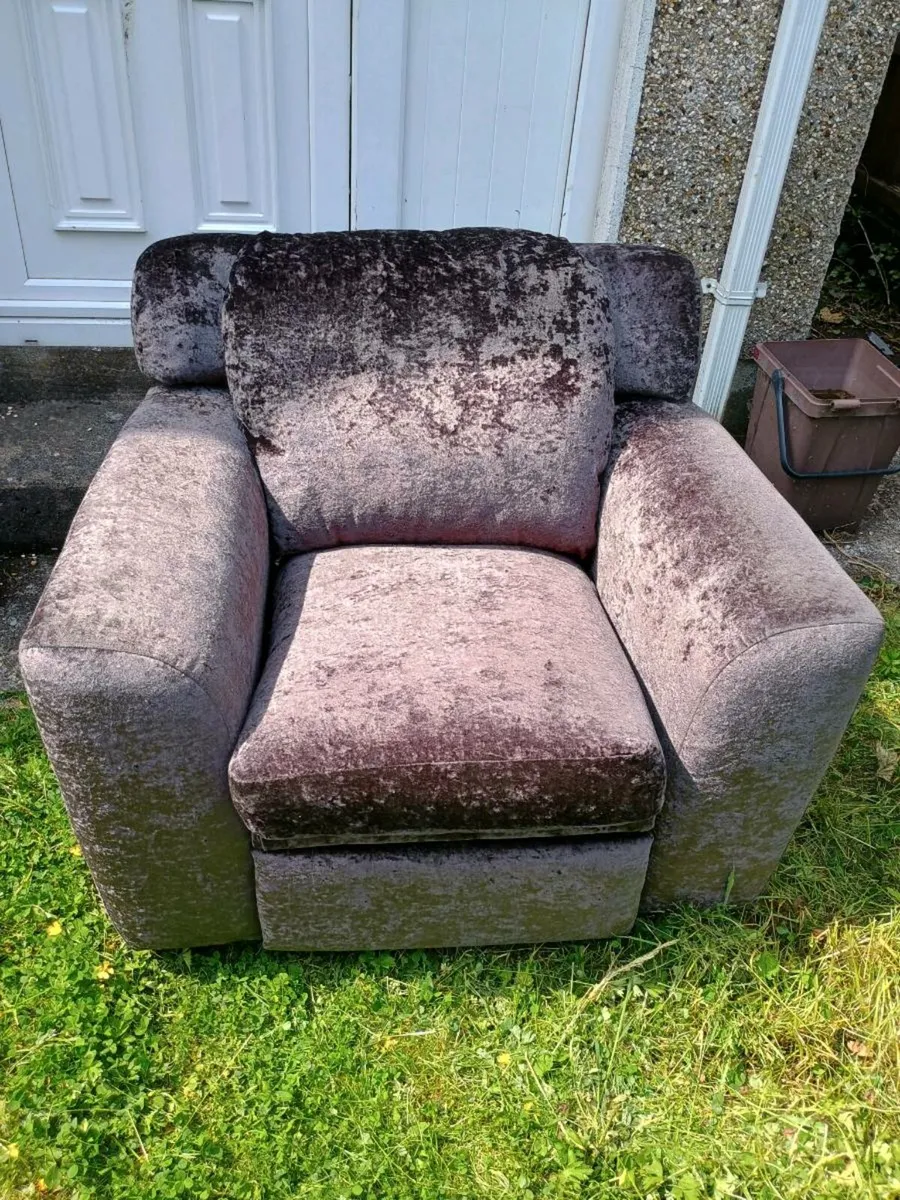 Crushed velvet recliner - Image 3
