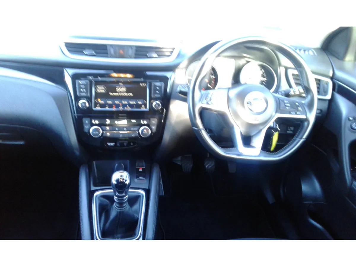 Nissan Qashqai 1.5 DCI ACENTA PREMIUM - Image 3