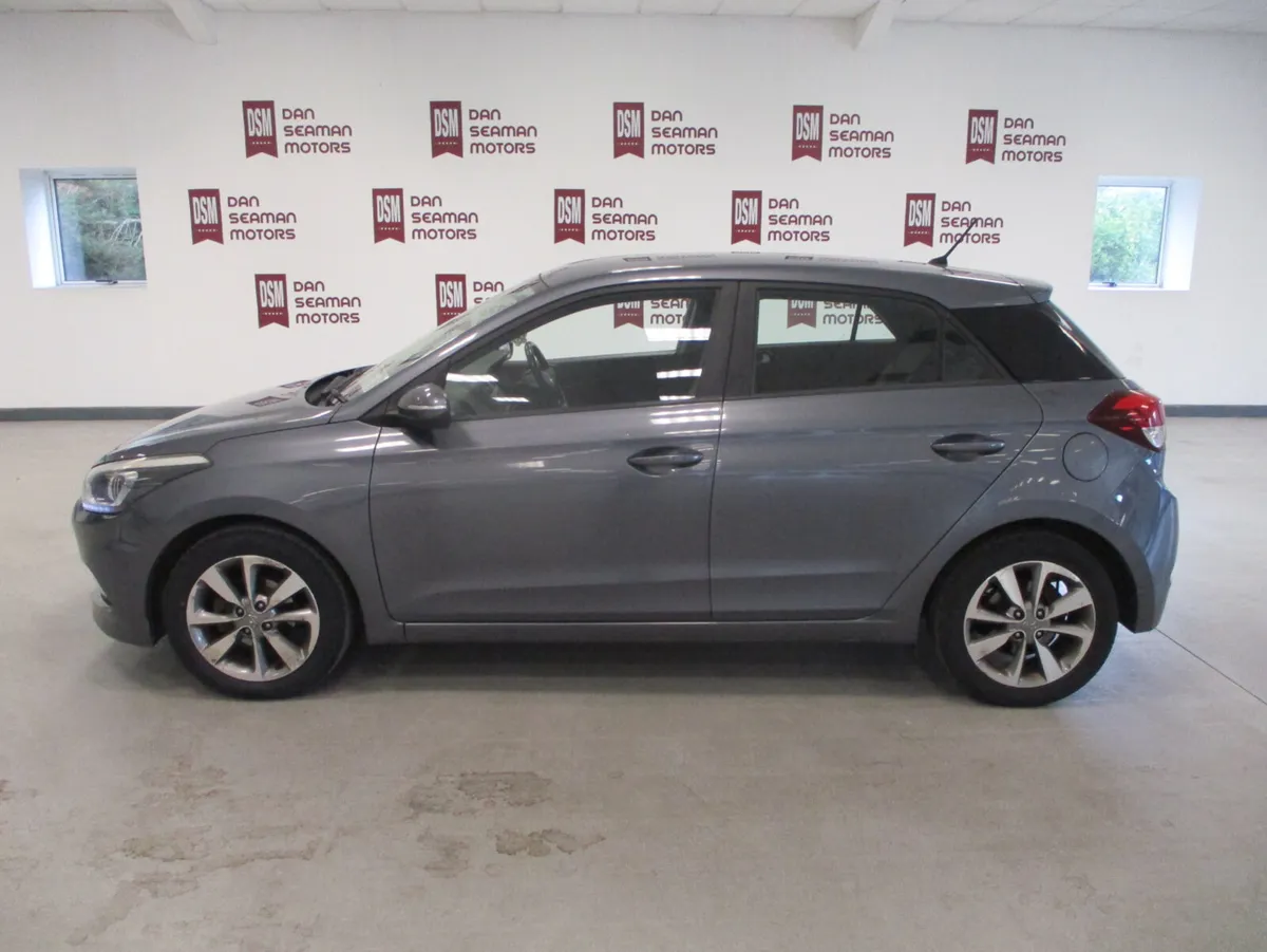 Hyundai i20 2016 DELUX 1.2 PETROL - Image 1