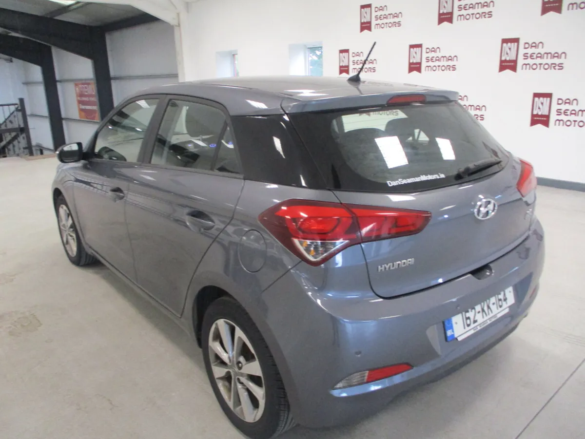 Hyundai i20 2016 DELUX 1.2 PETROL - Image 2