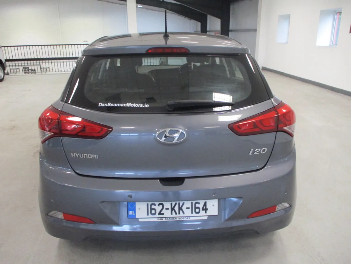 Hyundai i20 2016 DELUX 1.2 PETROL - Image 3