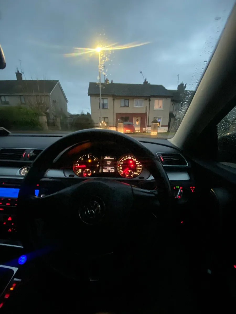 2011 Volkswagen Passat 1.6 TDI - Image 2