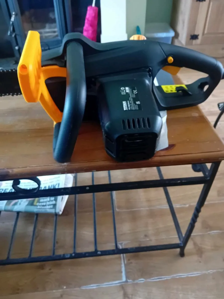 Electric chainsaw 2000w TITAN - Image 3
