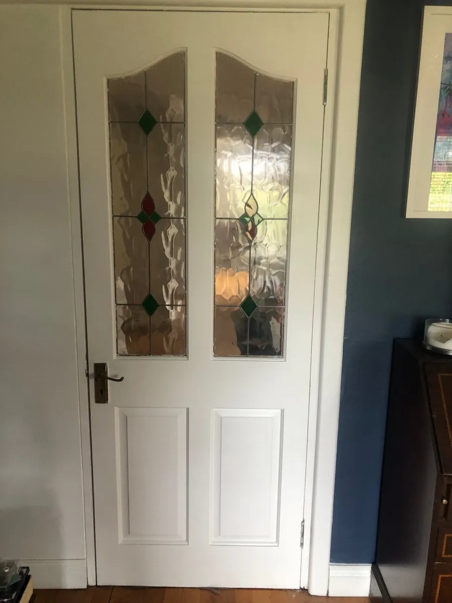 Internal doors with stained glass - Image 2