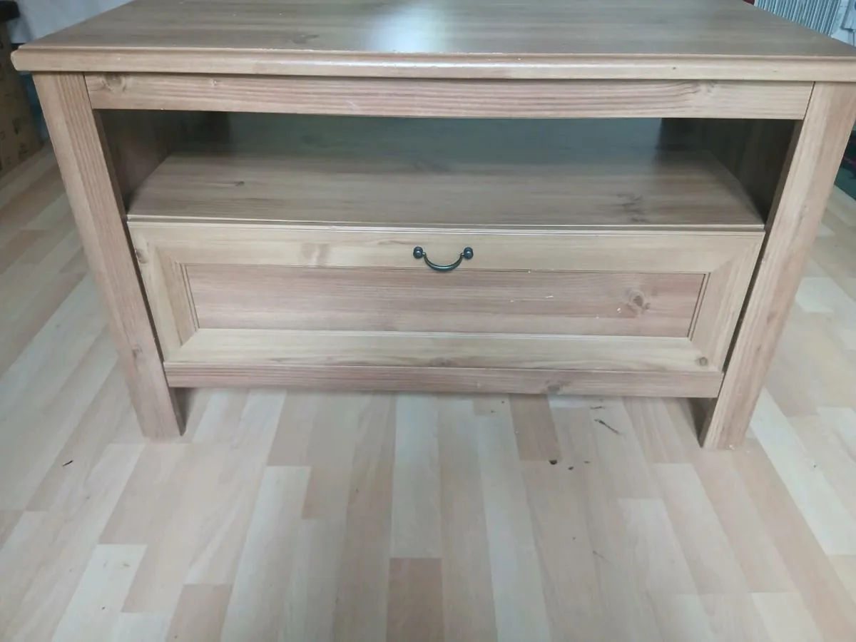 TV Table - Image 1