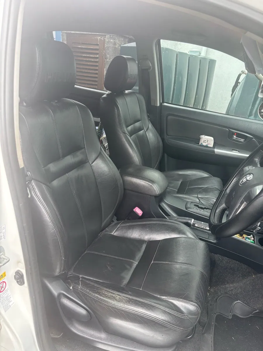 Hilux Invincible FULL TEST/TAX - Image 4