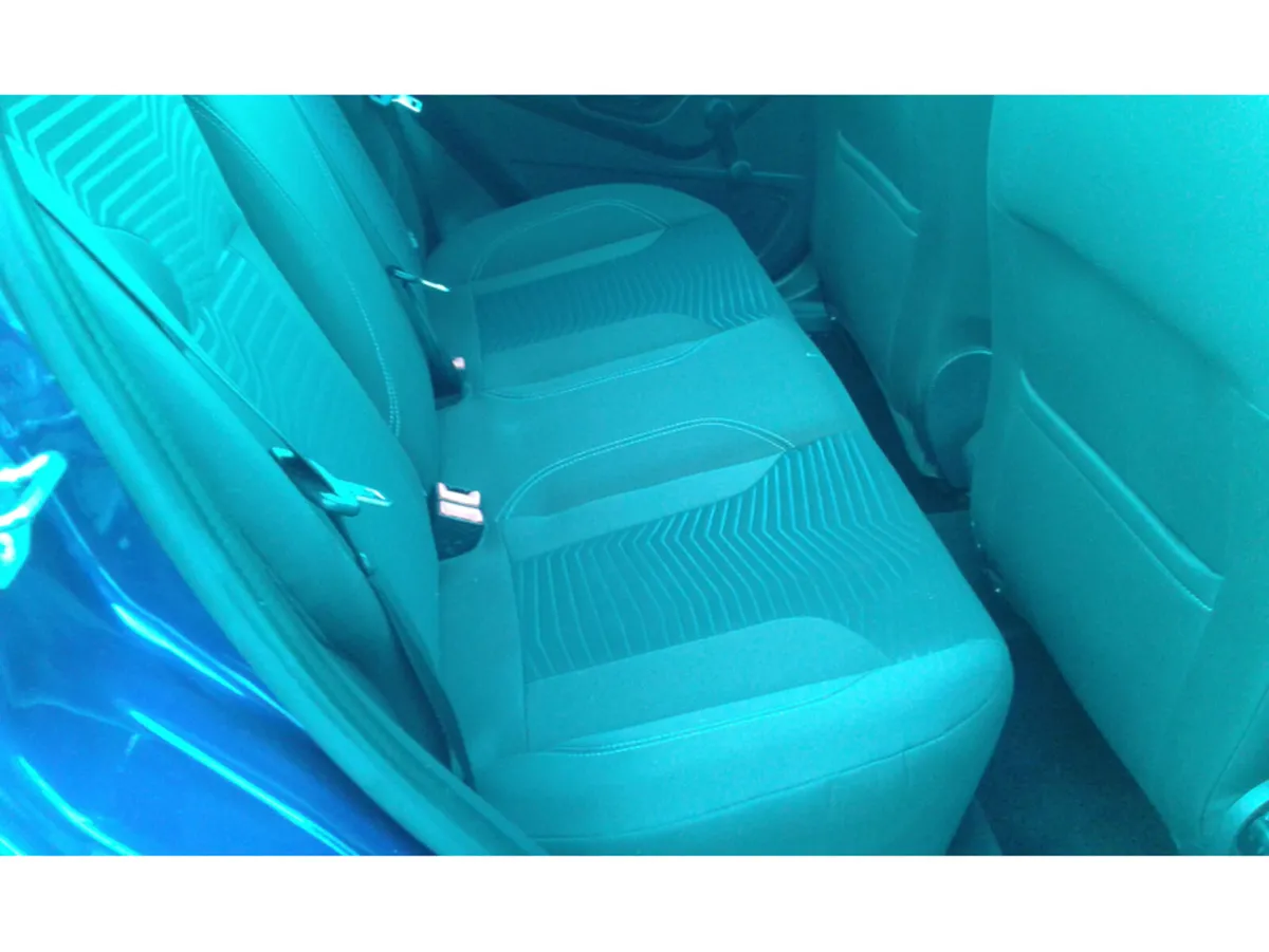 Ford Fiesta 1.5 TDCI ZETEC 75PS 5DR - Image 3