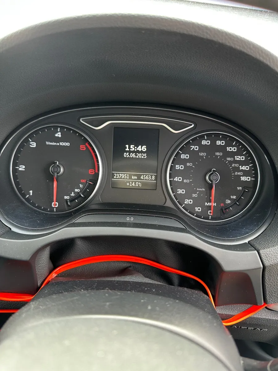 Audi A3 2015 - Image 2