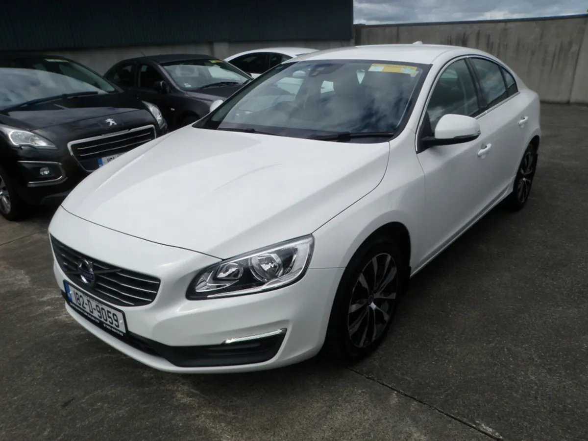 Volvo S60 D2 SE 4DR - Image 2