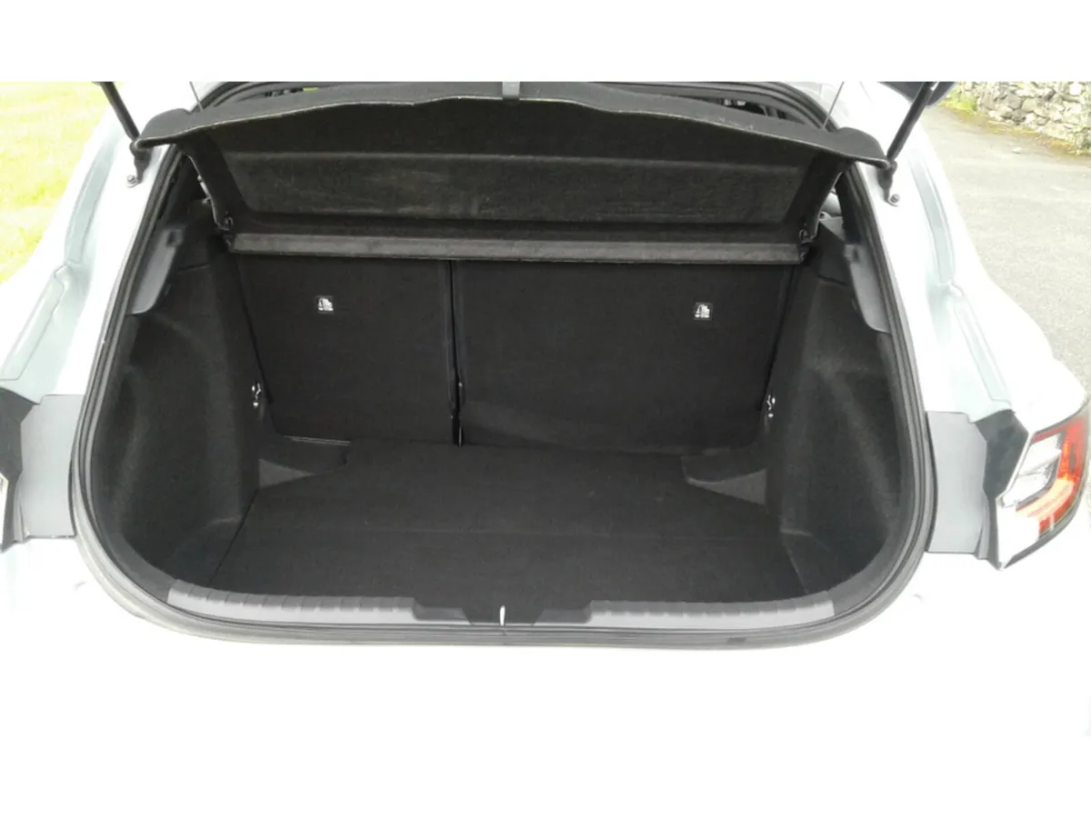 Toyota Corolla ICON HEV CVT - Image 2