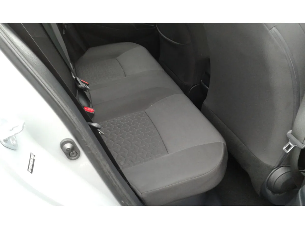 Toyota Corolla ICON HEV CVT - Image 3
