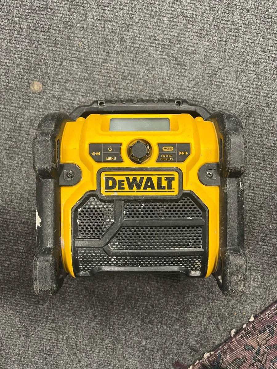 DeWalt Radio - Image 1