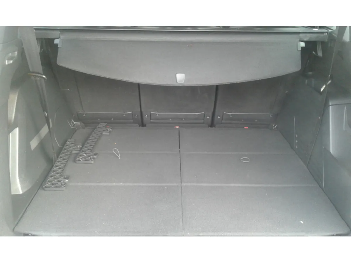 Peugeot 5008 ALLURE PREMIUM BLUEH - Image 3