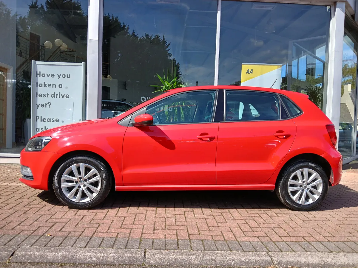2017 Polo 1.0 5Dr Trend, Flash Red, 95km. - Image 4
