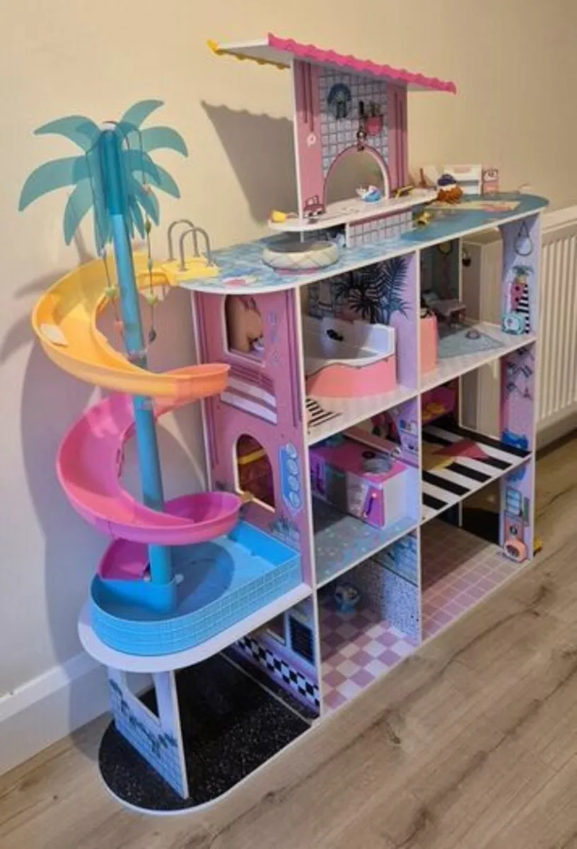 LOL Doll House. - Image 1