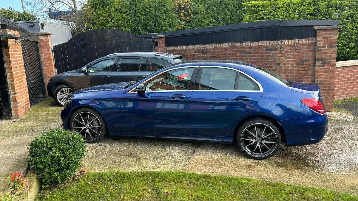 Mercedes c class 220D - Image 2