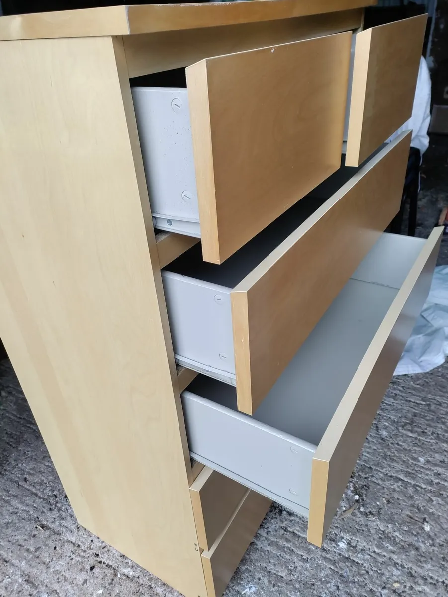 Chest of drawers - Image 1