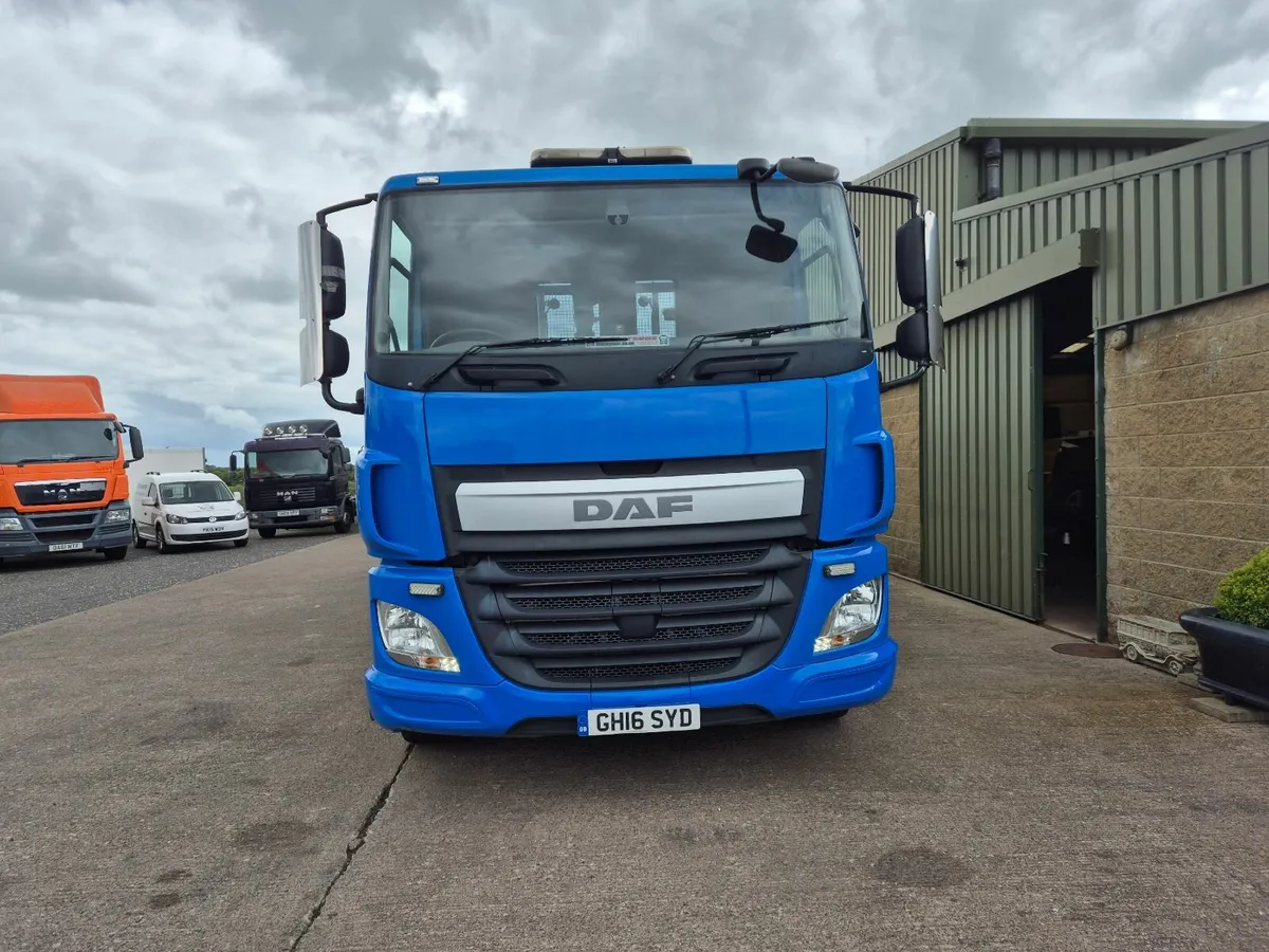 2016 Daf CF330 26ft alloy dropside Hiab 144 Duo - Image 3