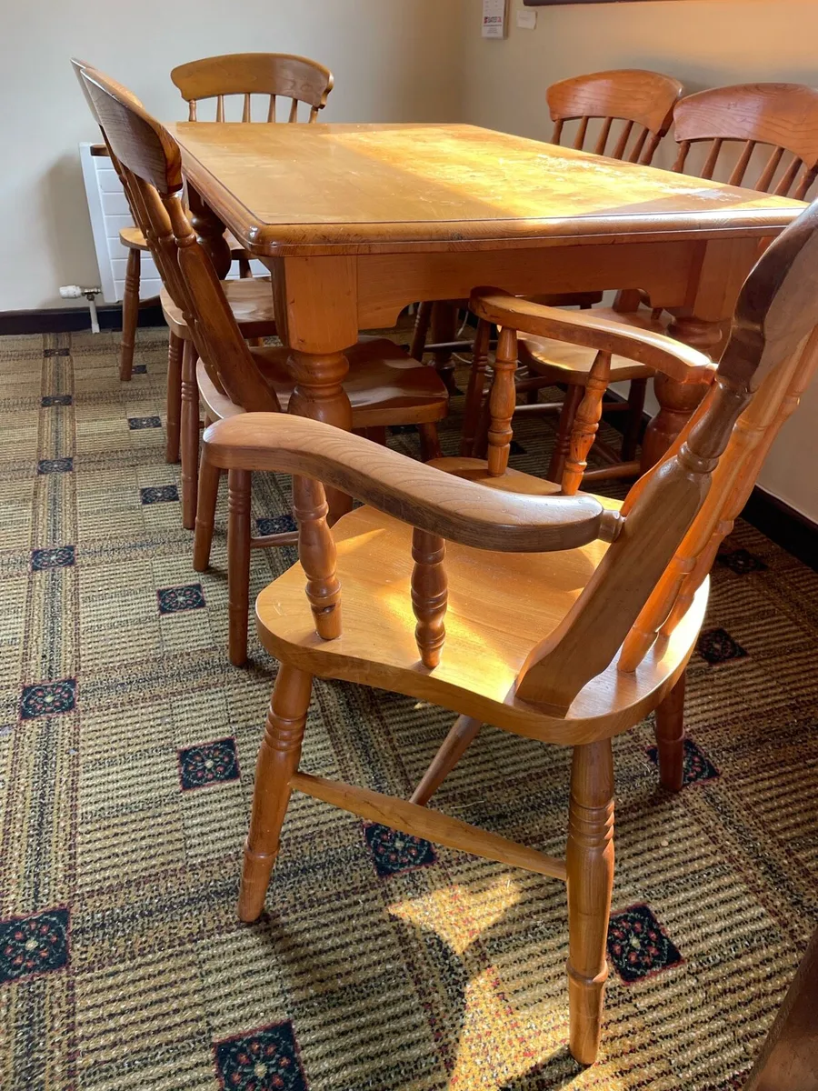 Solid handmade table and 6 chairs - Image 1