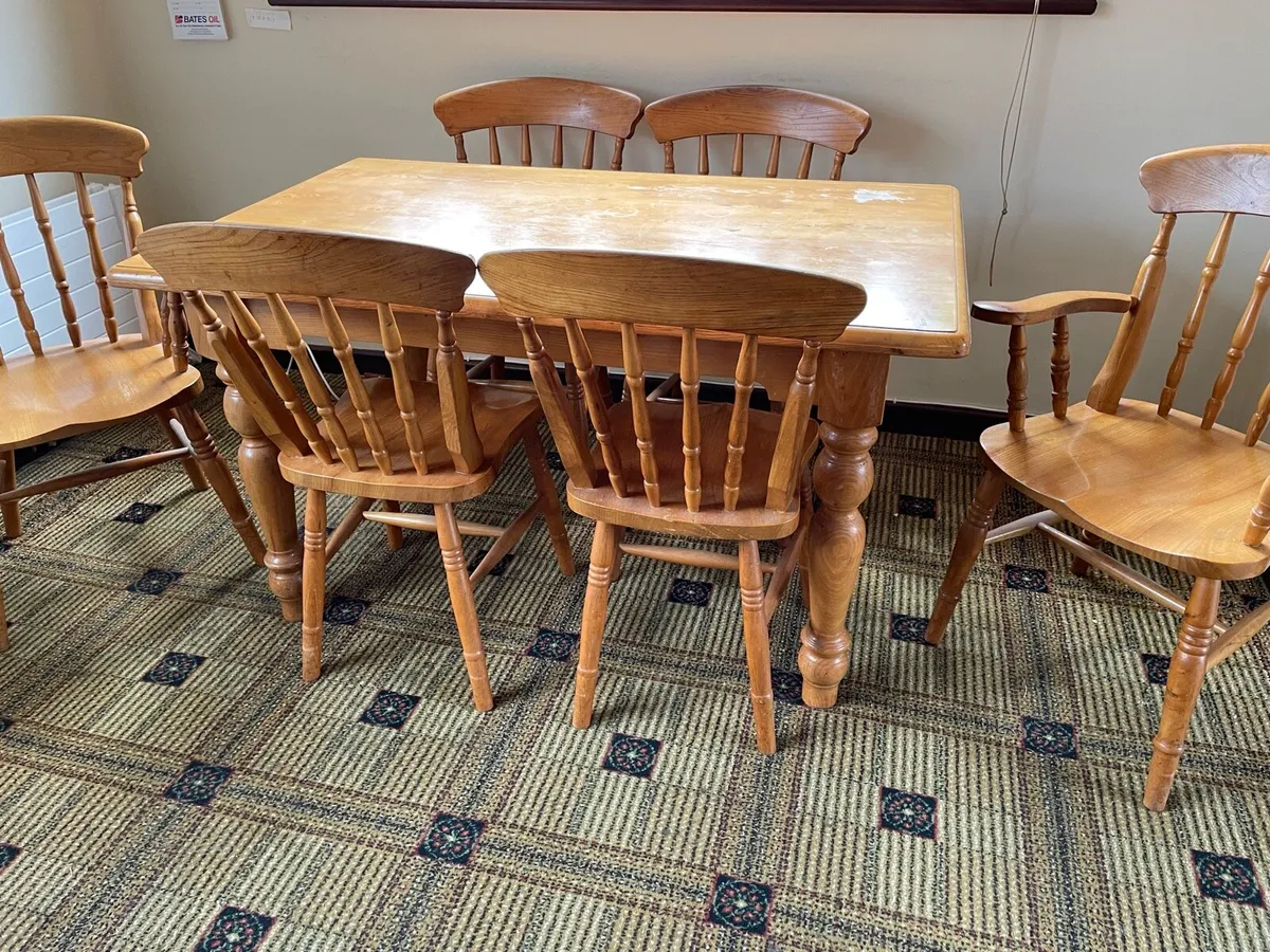 Solid handmade table and 6 chairs - Image 2