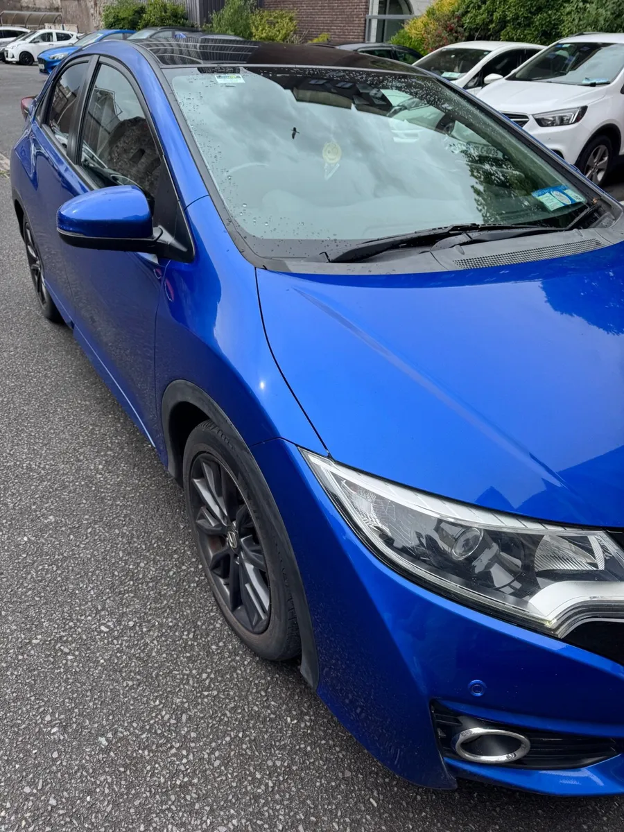 Honda Civic 2017 - Image 2