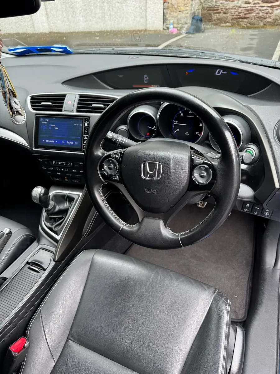 Honda Civic 2017 - Image 3