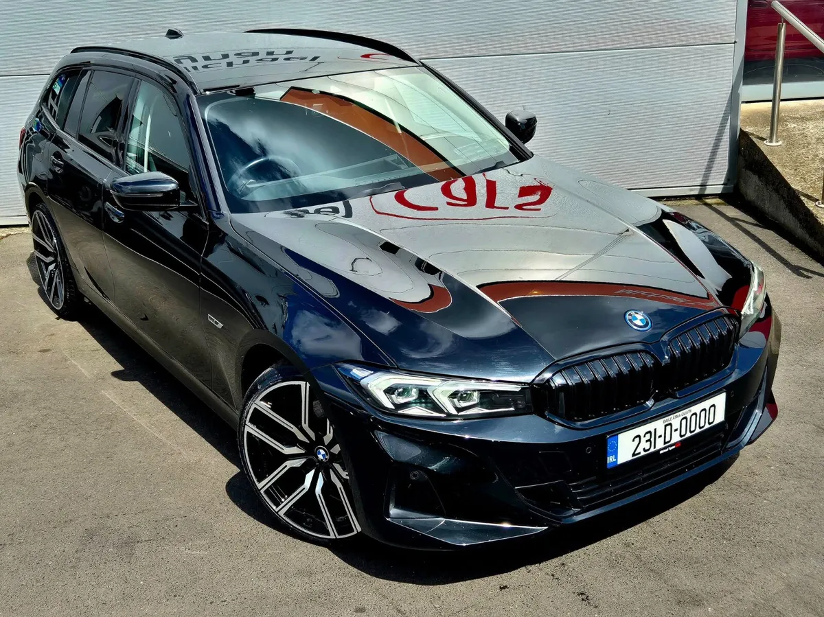 2023 BMW 330e Sport Touring Shadow Pack - Image 3