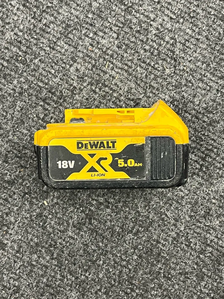 DeWalt 18v Battery - Image 1