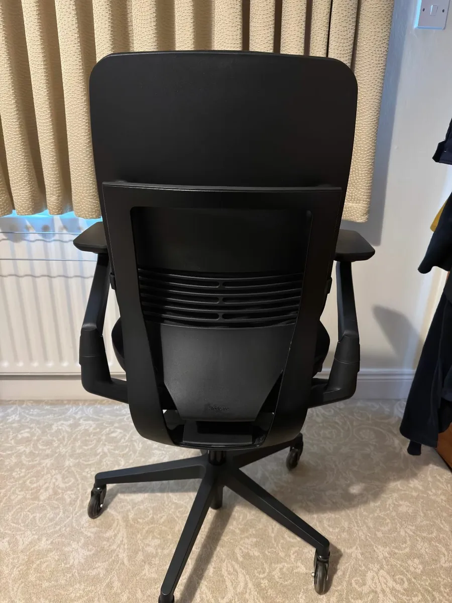 Steelcase Gesture Ergonomic Office Chair - Image 4