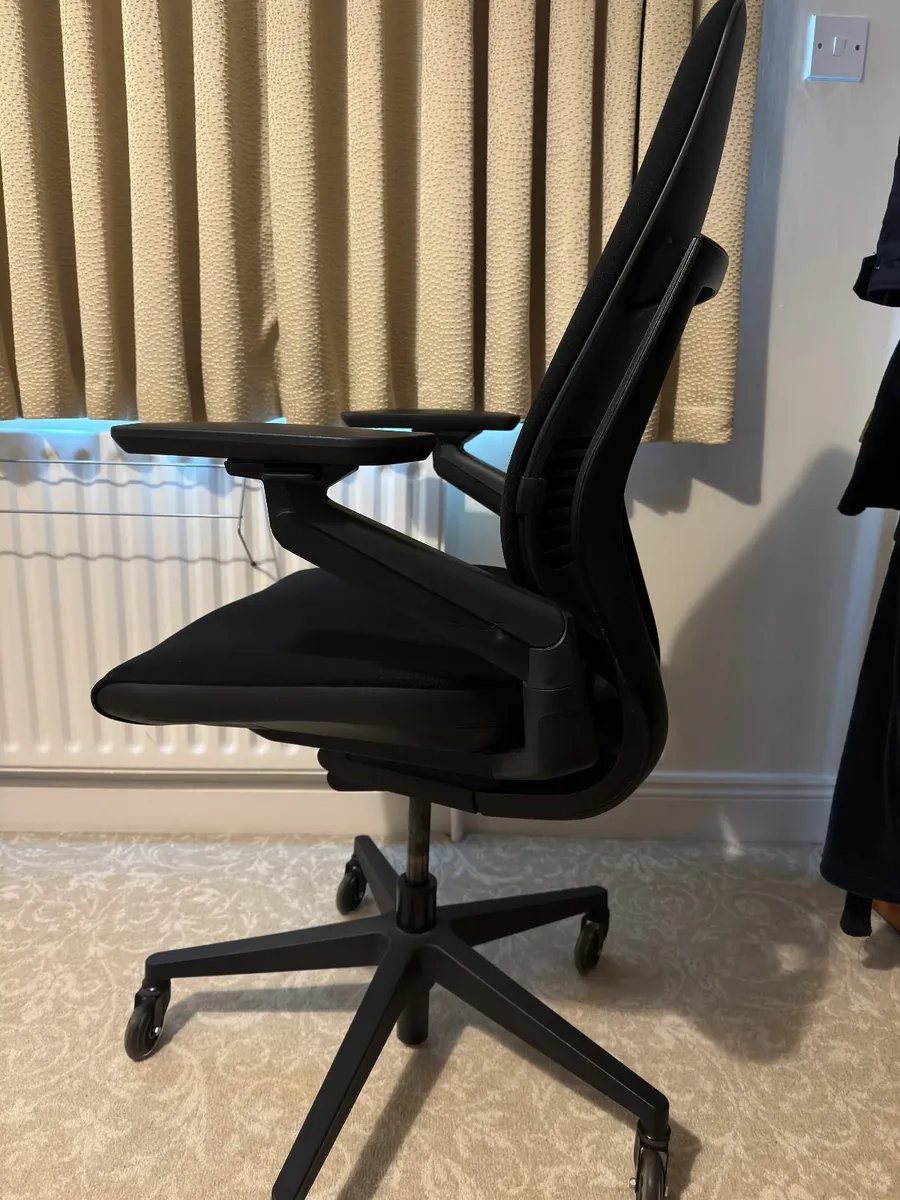 Steelcase Gesture Ergonomic Office Chair - Image 1