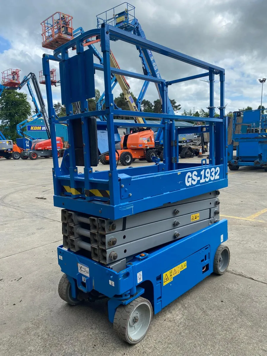 2016 GENIE GS1932 25FT ELECTRIC SCISSOR - Image 3