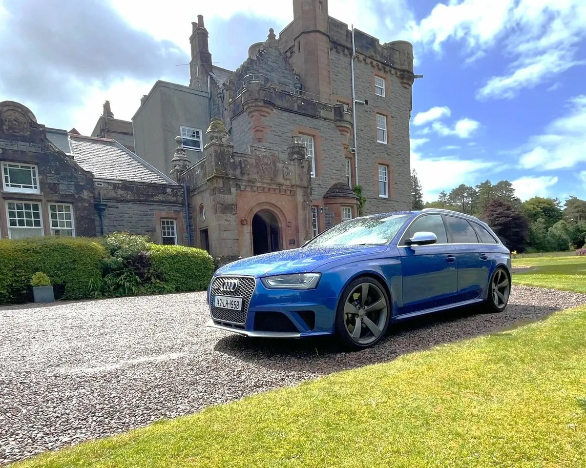 Audi RS4 2014