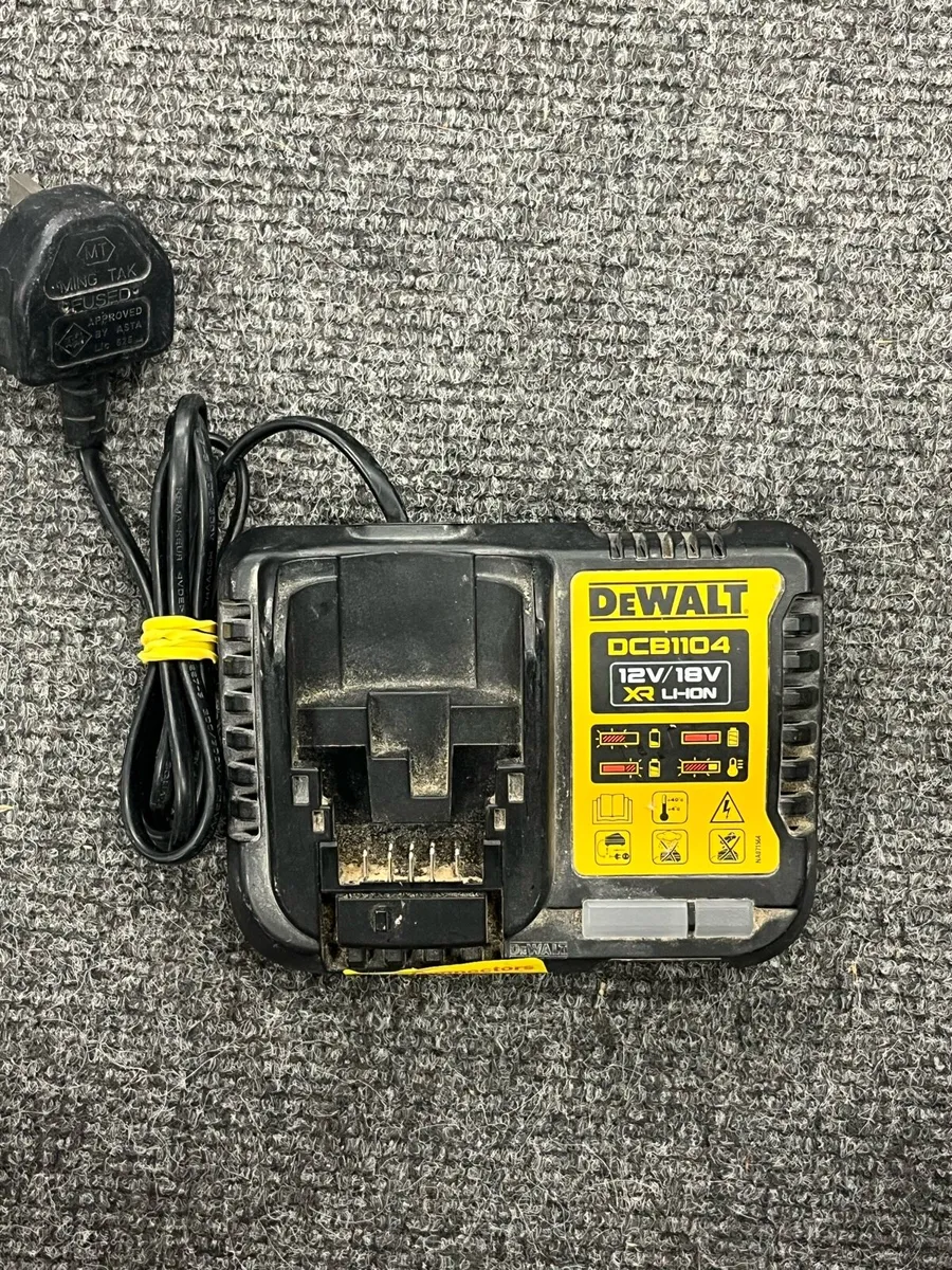 DeWalt Charger