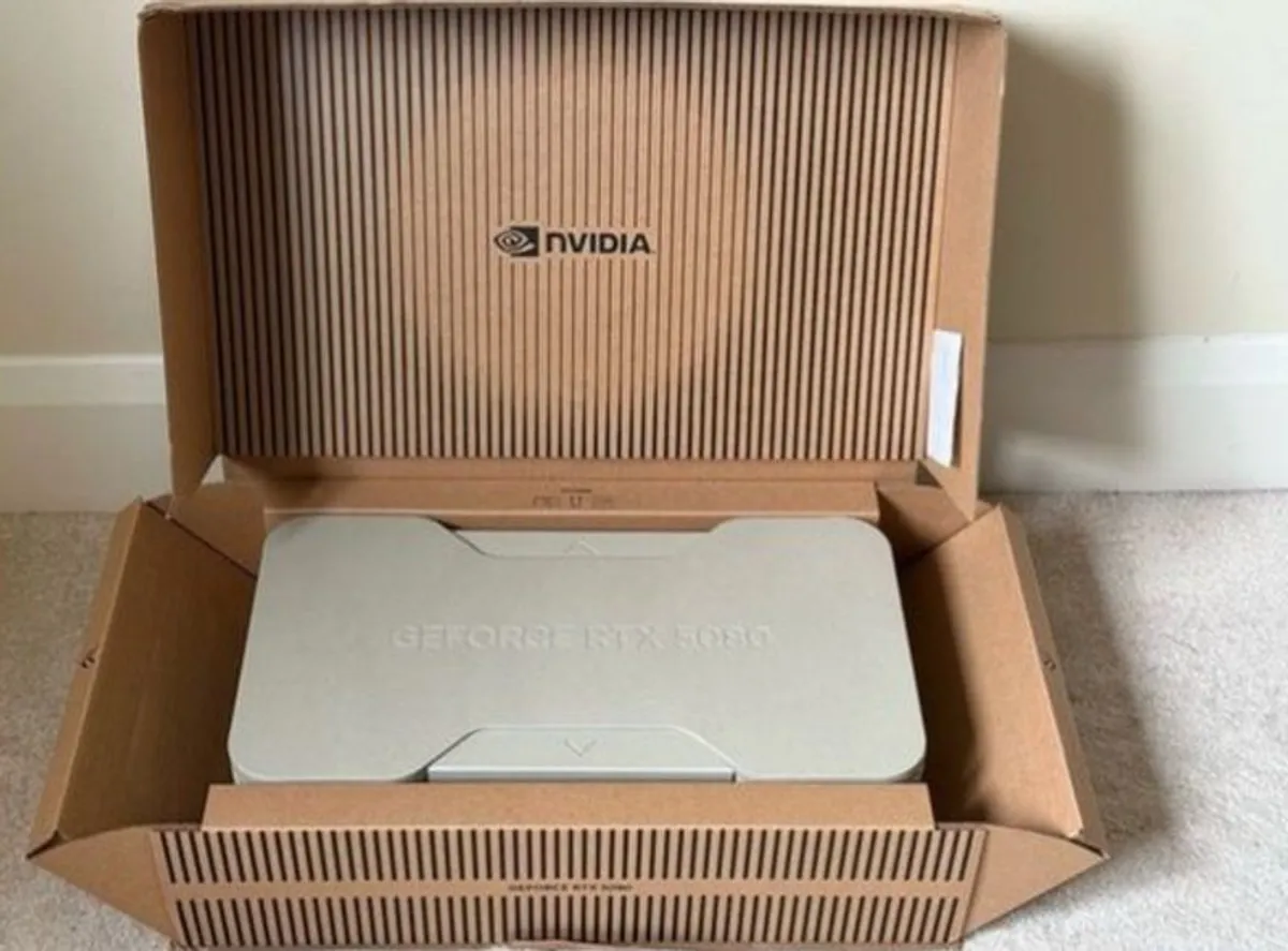 Nvidia RTX 5080 Founders Edition - Image 2