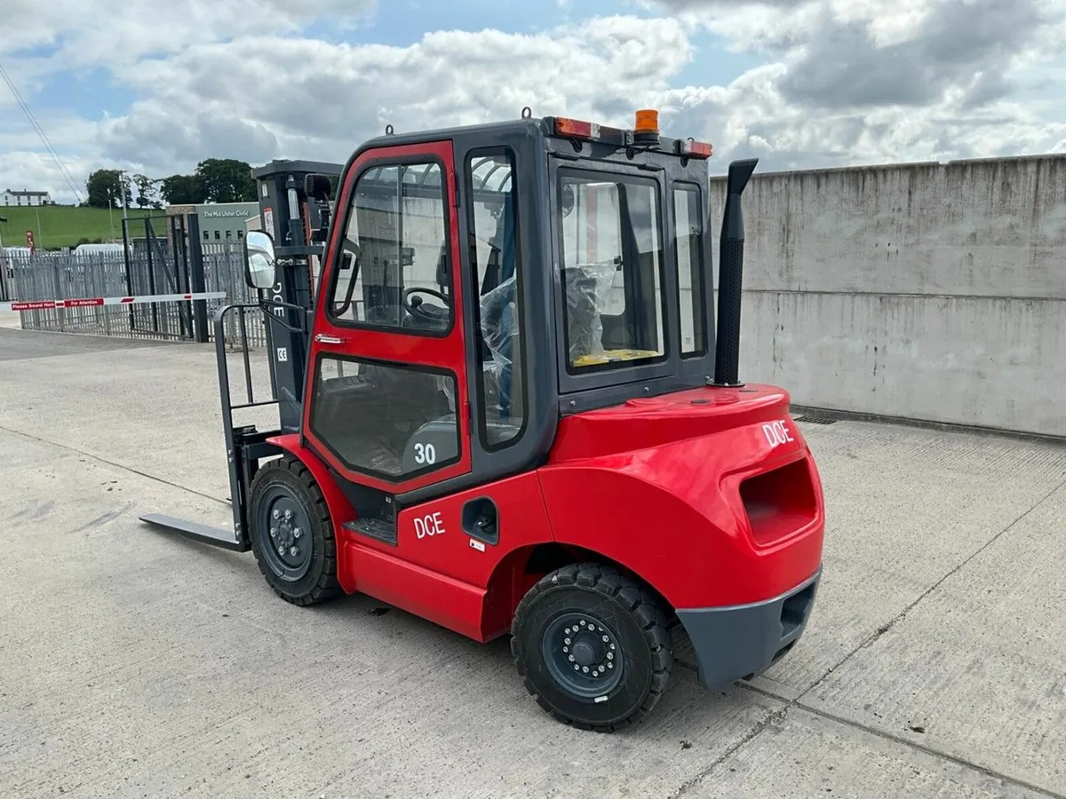UNUSED DCE CPCD30 3 TON DIESEL FORKLIFT - Image 3