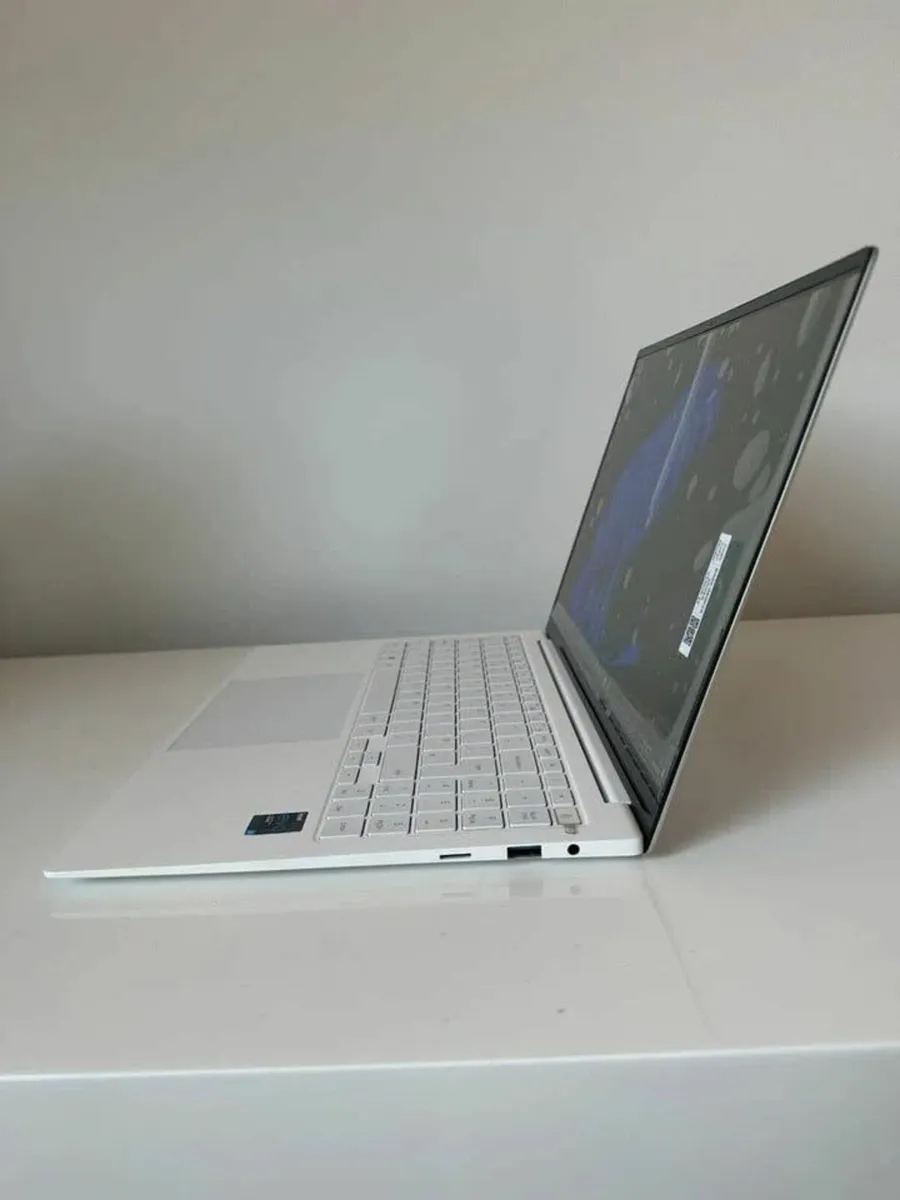 Samsung Galaxy Book Pro 15.6 inch - Image 2