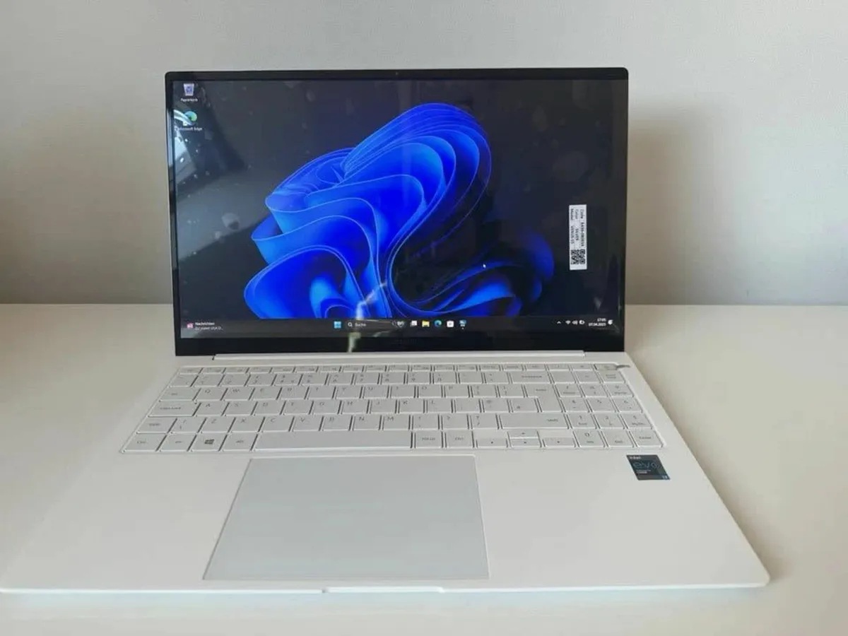 Samsung Galaxy Book Pro 15.6 inch - Image 1